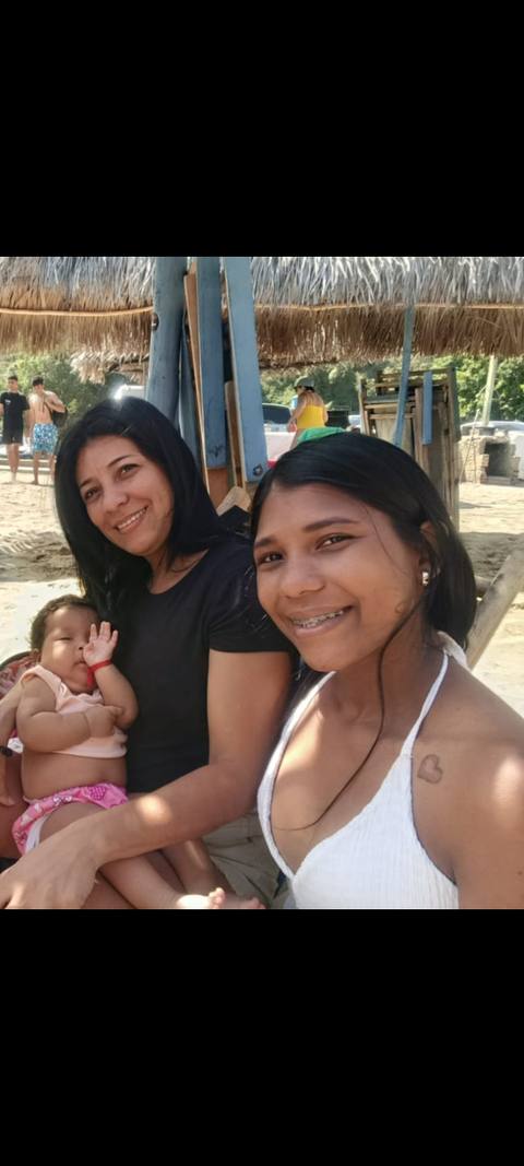 Foto de Elizabeth, Yorgelys, Yzabella, Yoswaldo Familia Guillen