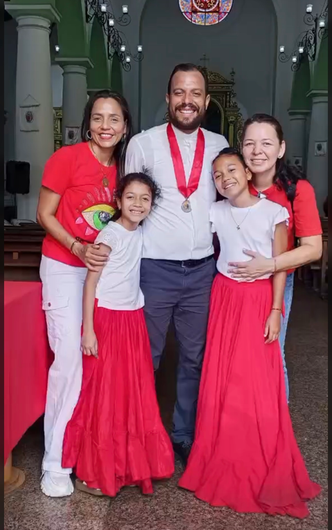 Foto de Marianela e Isabel Ugueto