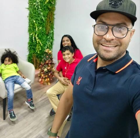 Foto de Manuel, Mateo, Thiago, Karla Arismendi Sanchez