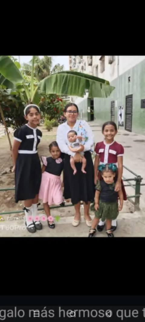 Foto de Génesis Yepez Nahomi Guevara Sofia Guevara Galilea Guevara Mía Guevara y Isaac Daniel Guevara de 1 Mes Guevara