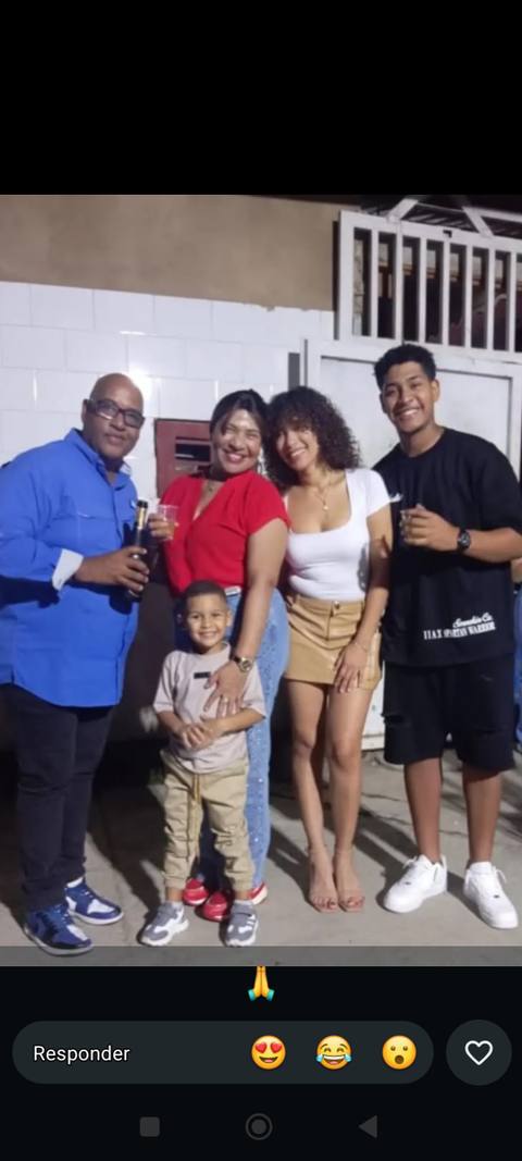 Foto de XUrb. Caribe - Resd. KARINA - Parroquia Caraballeda... Edo. La Guaira... Paz maestre