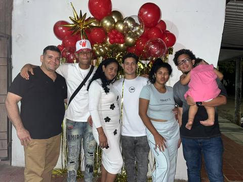 Foto de Luis Padua, Karina cassiani, Luis Daniel Padua, jeremi Lozano, luzcary padua Sara valentina