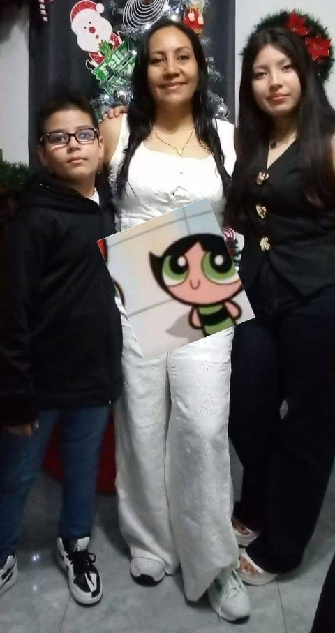 Foto de Lilibeth Ropero e hijos, daniel y Jhoel peña